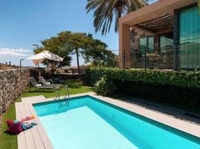 Villa With Private Pool In Luxury Golf Resort